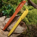 Kuglepen-med-logo-genbrugsplast-Stilolinea-S45-recycle